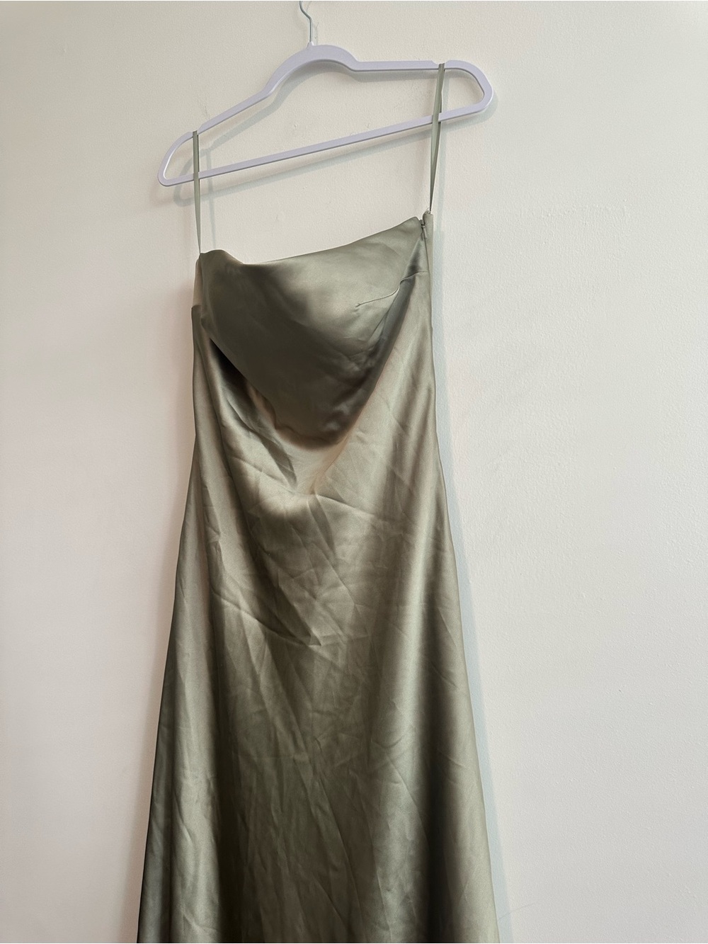 Revelry Satin Leo Dress in Silver Sage Sz 8 - Picture 4 of 14